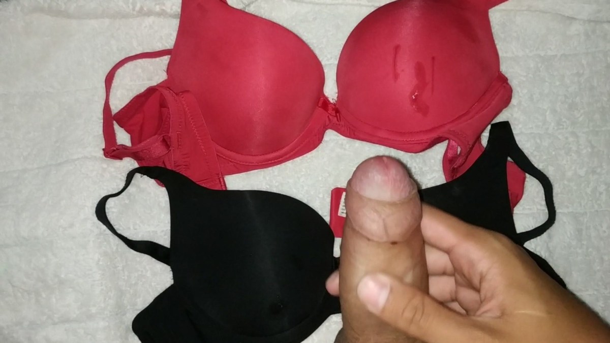 Лифчик красный в конче