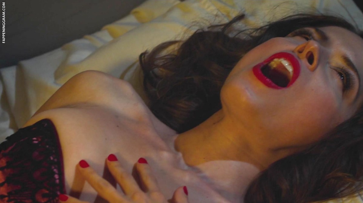 Сара Линд эротическое фото