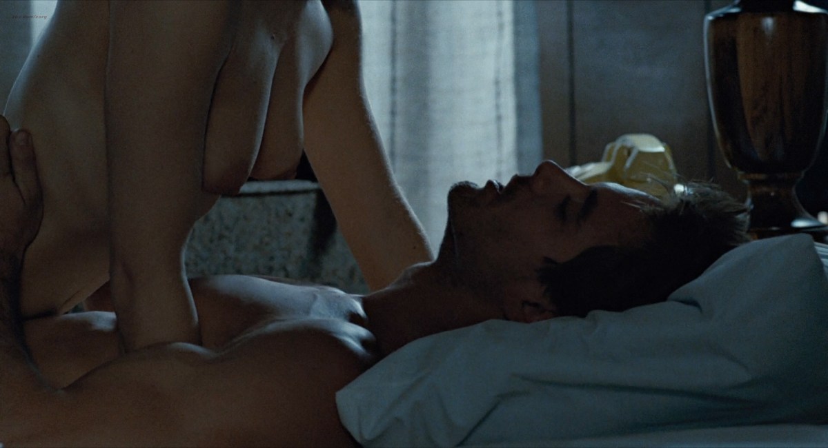 Линда Хэмилтон постельная сцена