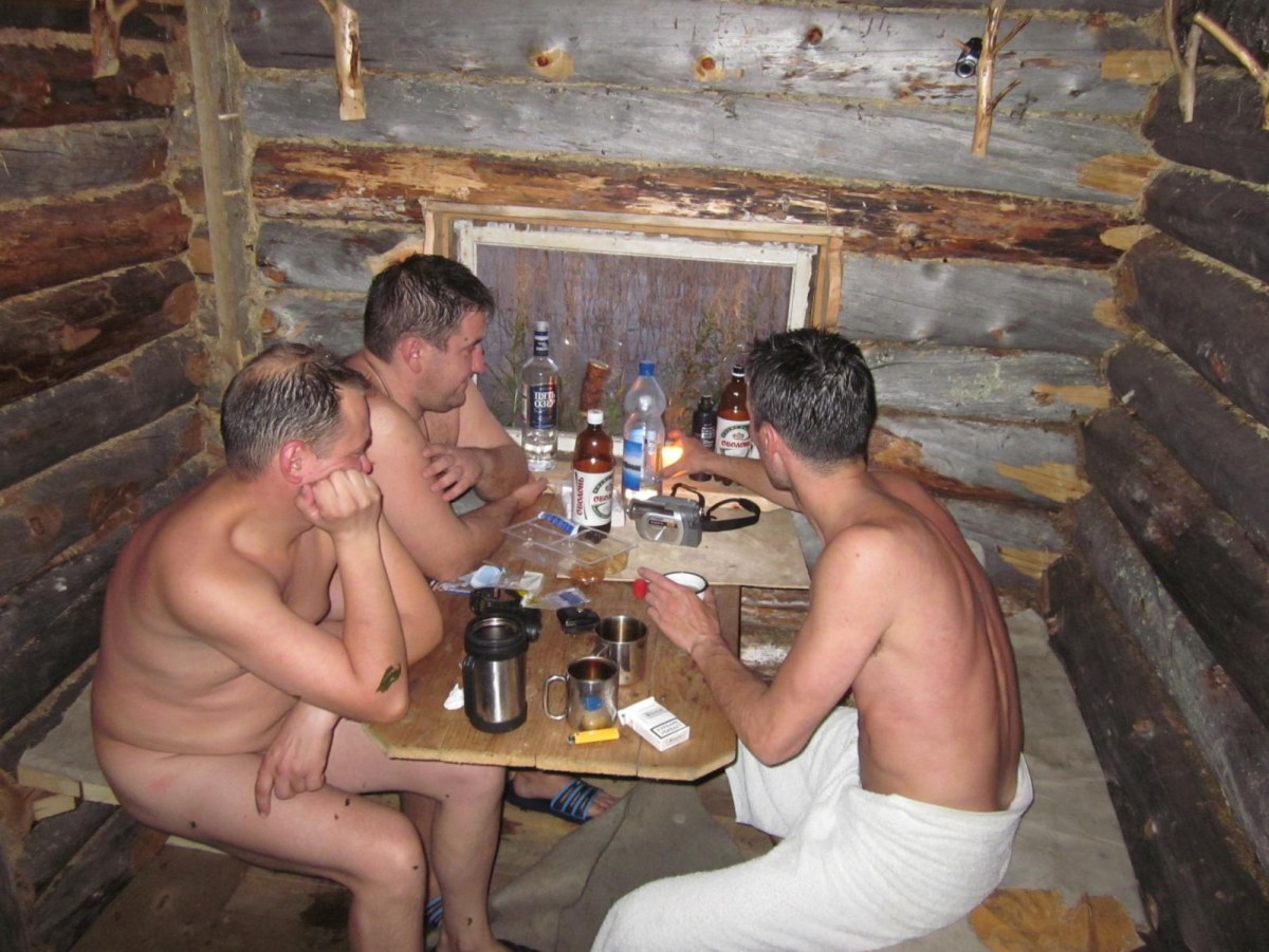 Голые зрелые пары в сауне