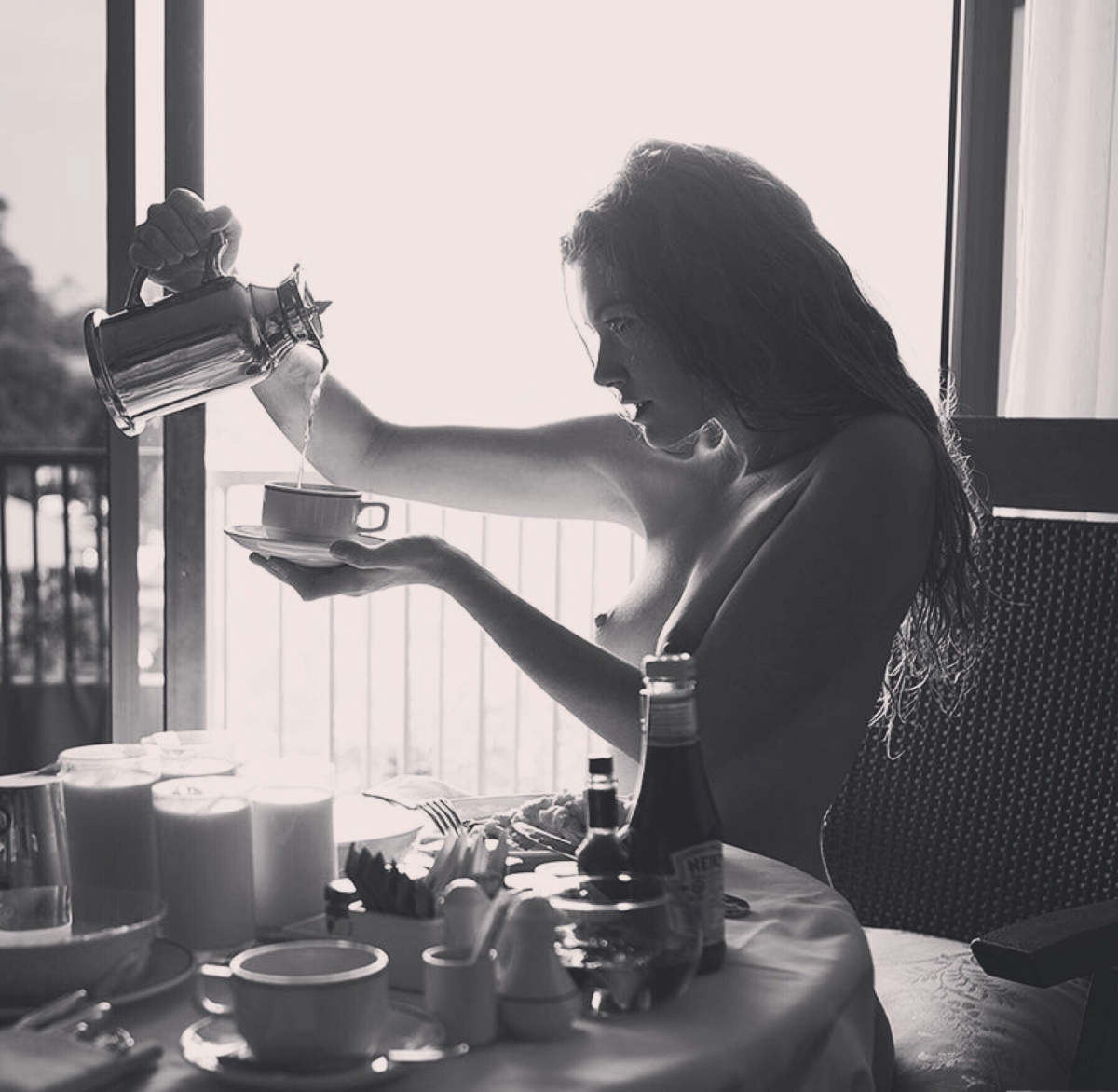 Эротическое кофе в постель