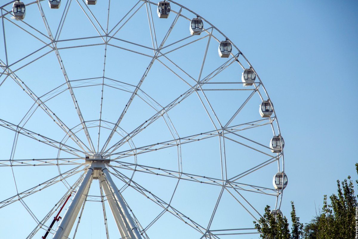 Урай колесо обозрения спереди