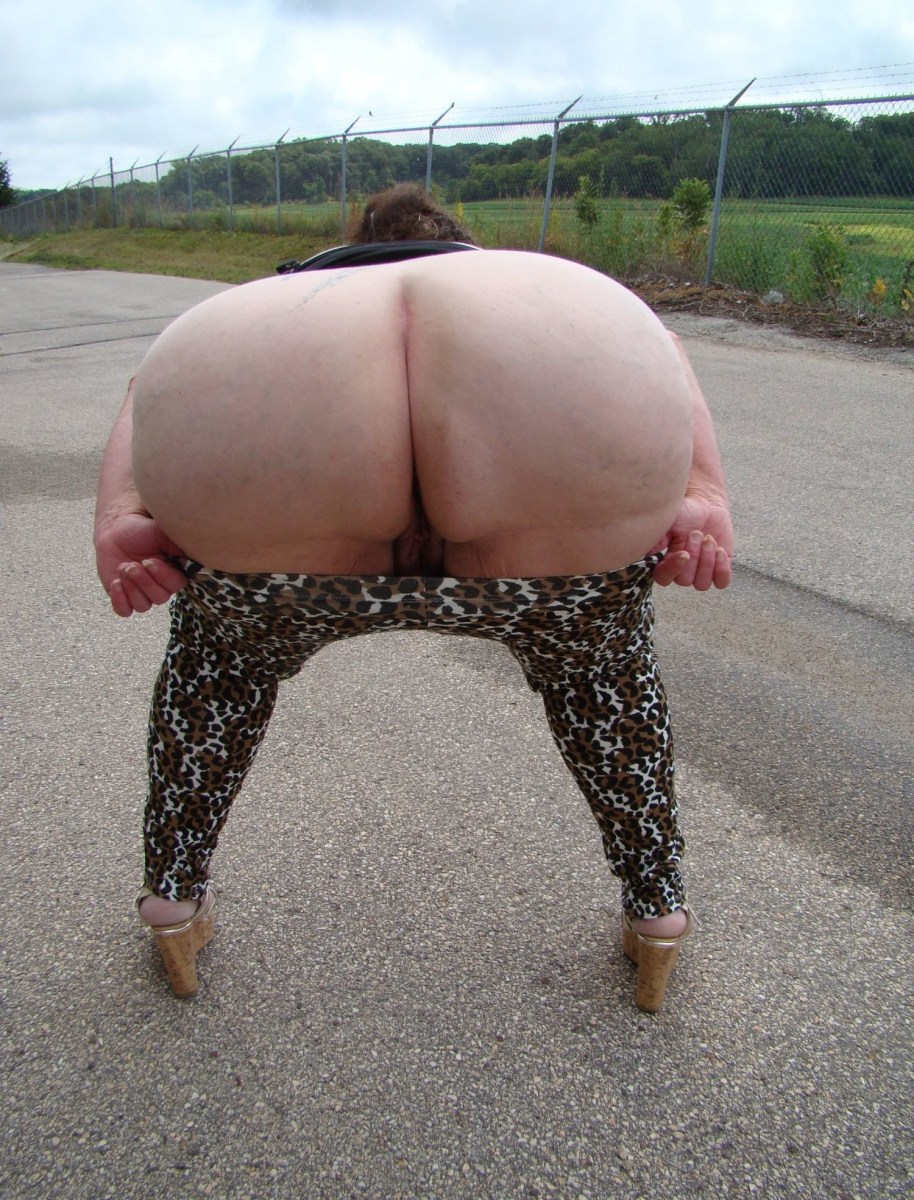 Толстые задницы без трусов