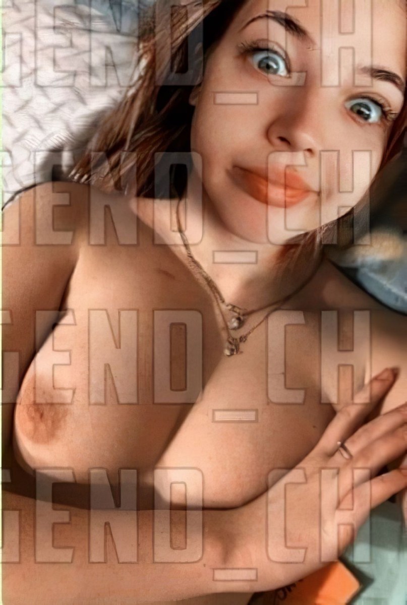 Эмма Робертс секси трах