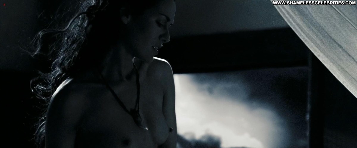 Королева Ланистер голая в игре престолов