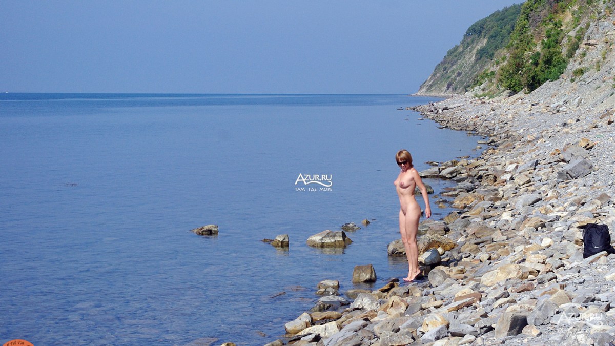 Голубая бухта Геленджик нудийский пляж