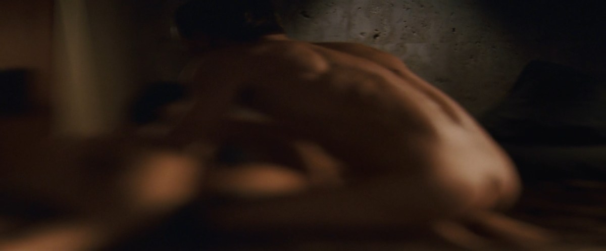 Люси Фрай лесби сцены