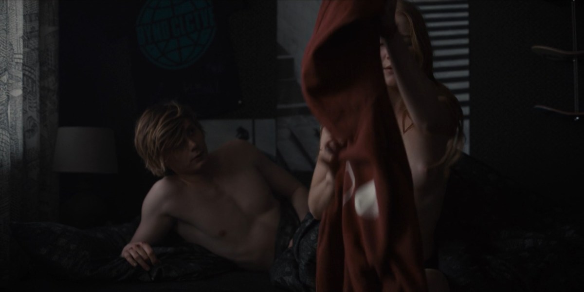 Джина Стибиц сериал тьма