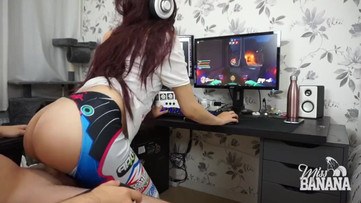 Полностью голая Карина