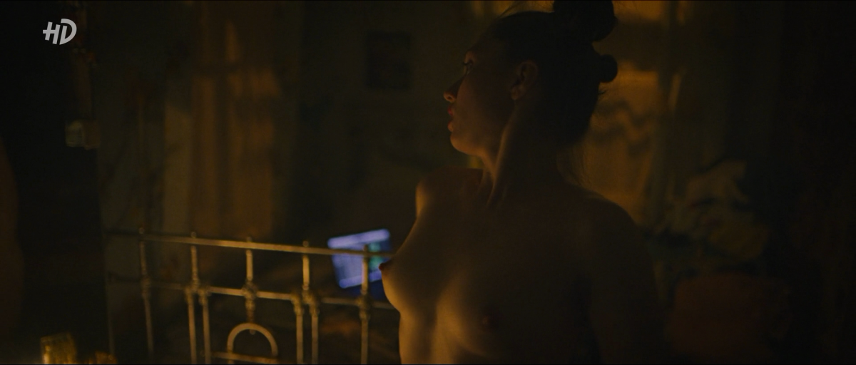 Вероника Мохирева топи голая