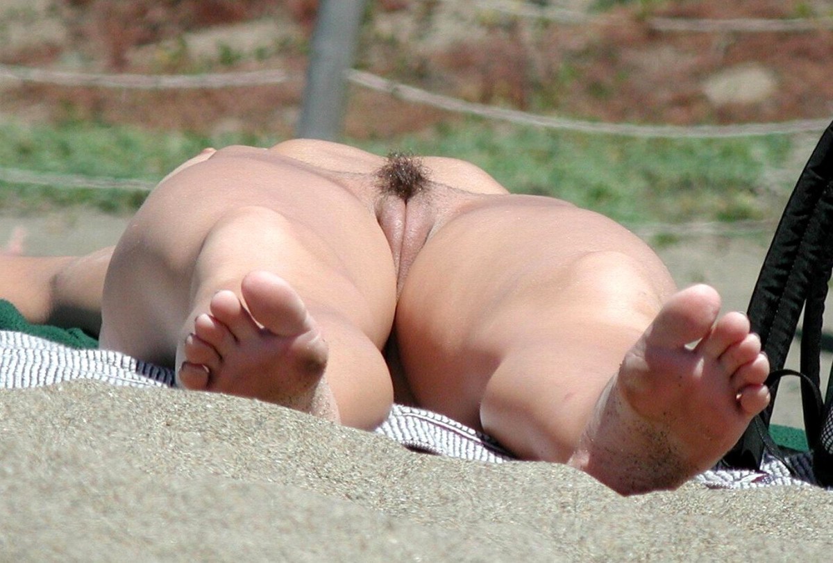 Старуха без трусов вид снизу