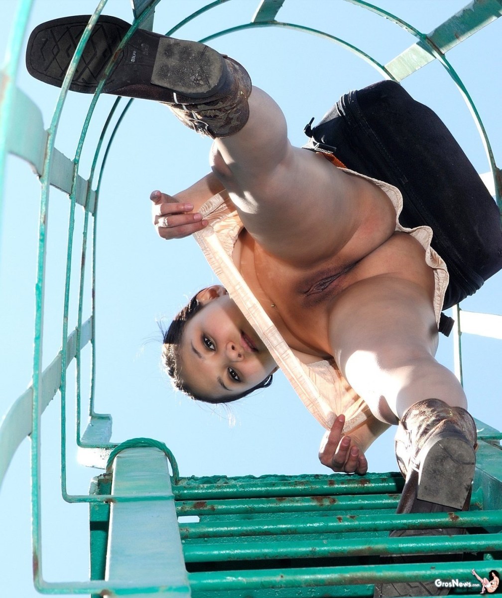 Подглядывание за голыми женщинами