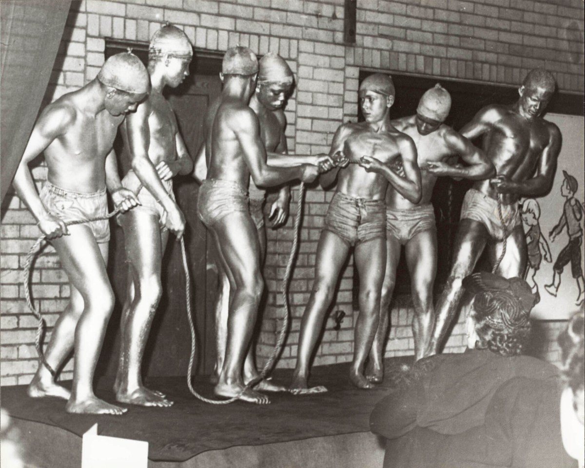 Подводное плавание женщины ню