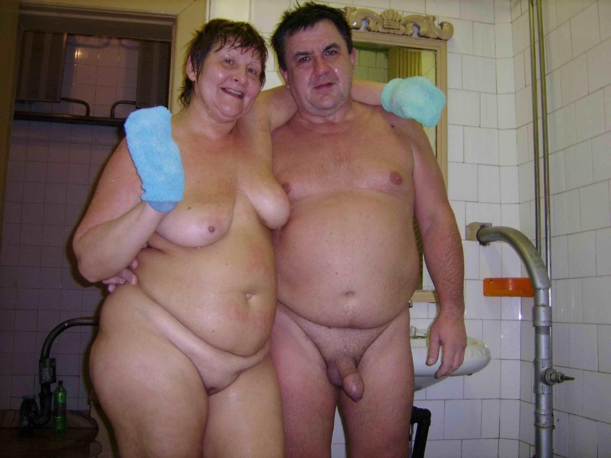 Пожилые женщины в сауне xxx