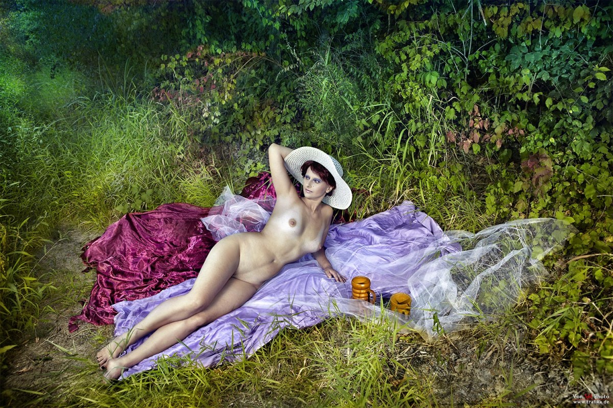 Великолепие женщины ню