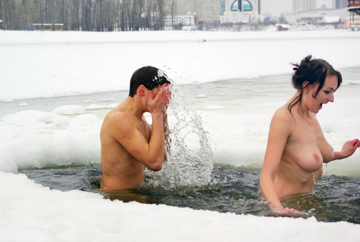 Крещенские купания голые